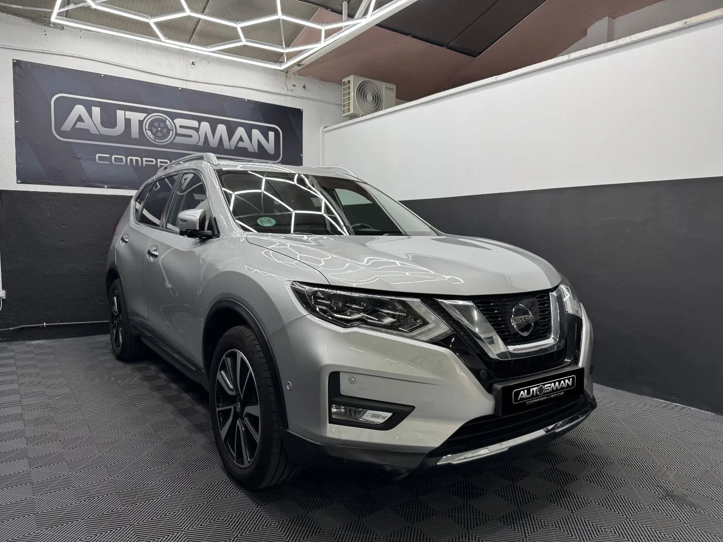 NISSAN X-TRAIL 7 Pl. dCi 130 CV Xtronic TEKNA 2018 Diésel Gris - Motor